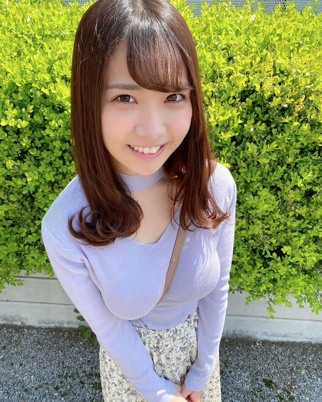 天羽希純のインスタグラム：「花見はいけないけど、 花より団子🍡でしょ！？ #花見 #私服 #コスプレ #cosplay  #japanesegirl #巨乳 #谷間 #可愛い女の子 #グラビア #gravure #グラドル #アイドル #Japaneseidol #撮影会 #撮影会モデル #被写体 #太もも #フェチ  #ポートレート」
