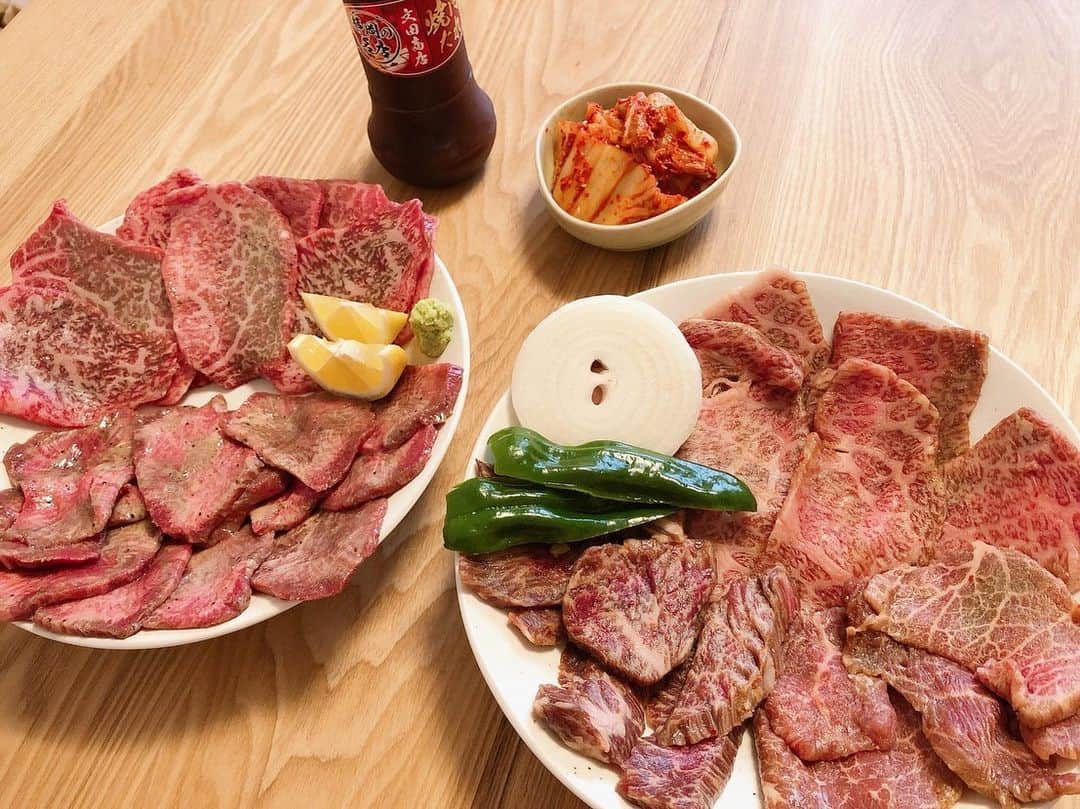 長谷川竜也のインスタグラム：「外出自粛が続いている中、外食も出来ない現状ですが行きつけの焼肉屋さんからお肉の配送をしてもらいました😊 自宅でお店の美味しい焼肉を食べれるので本当に嬉しいです😁 全国配送もしているみたいなので皆様も是非！！ @fumitashouten  #おうち焼肉 #タン #シンシン #ハラミ #ロース どれも絶品😄😄😄」