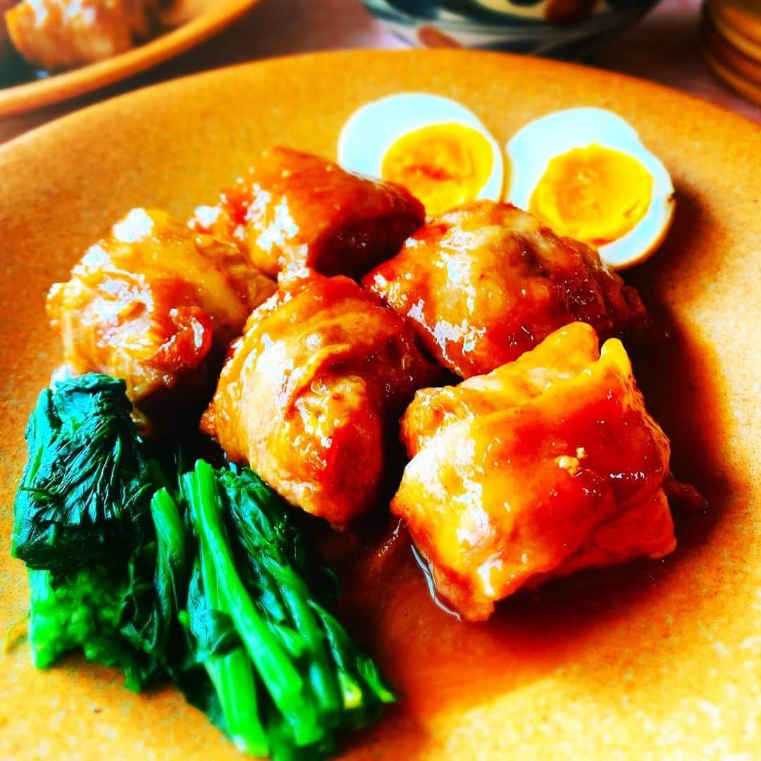 森崎友紀さんのインスタグラム写真 - (森崎友紀Instagram)「#森崎友紀#料理#cooking#手作り#わが家#定番#定番料理#我が家#晩御飯#夕御飯#厚揚げ#肉巻き#角煮風#安く豪華に#しみしみ茹で卵#肉巻き厚揚げの角煮風 厚揚げを肉巻きした角煮風は 満足感あり、安く豪華に仕上がります！！ 煮汁で煮込んだ茹で卵も味が染みて美味しいです。」4月18日 19時49分 - morisakitchen