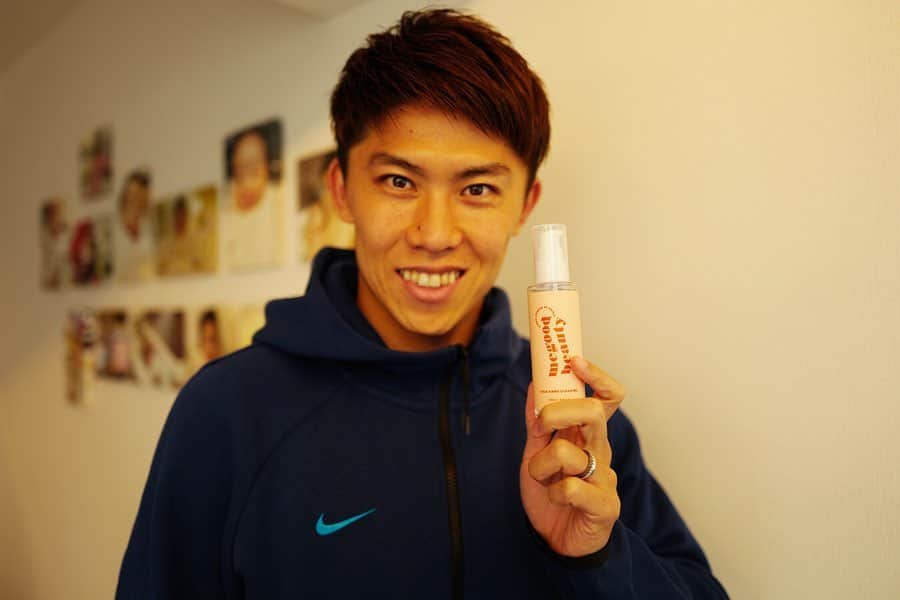 太田宏介のインスタグラム：「『アルコール消毒ジェル』 しっかり消毒✔︎ 手荒れもなし✔︎ 持ち運びが楽✔︎ @megood__beauty  #megoodbeauty  #アルコールジェル  #ダイヤコーポレーション」