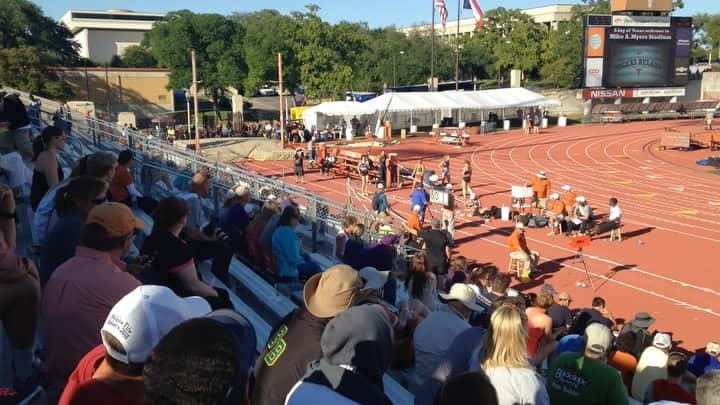 我孫子智美のインスタグラム：「2016.04.02  Texas relays 4m33 1st place  #stayhome  で #動画整理 #polevault」