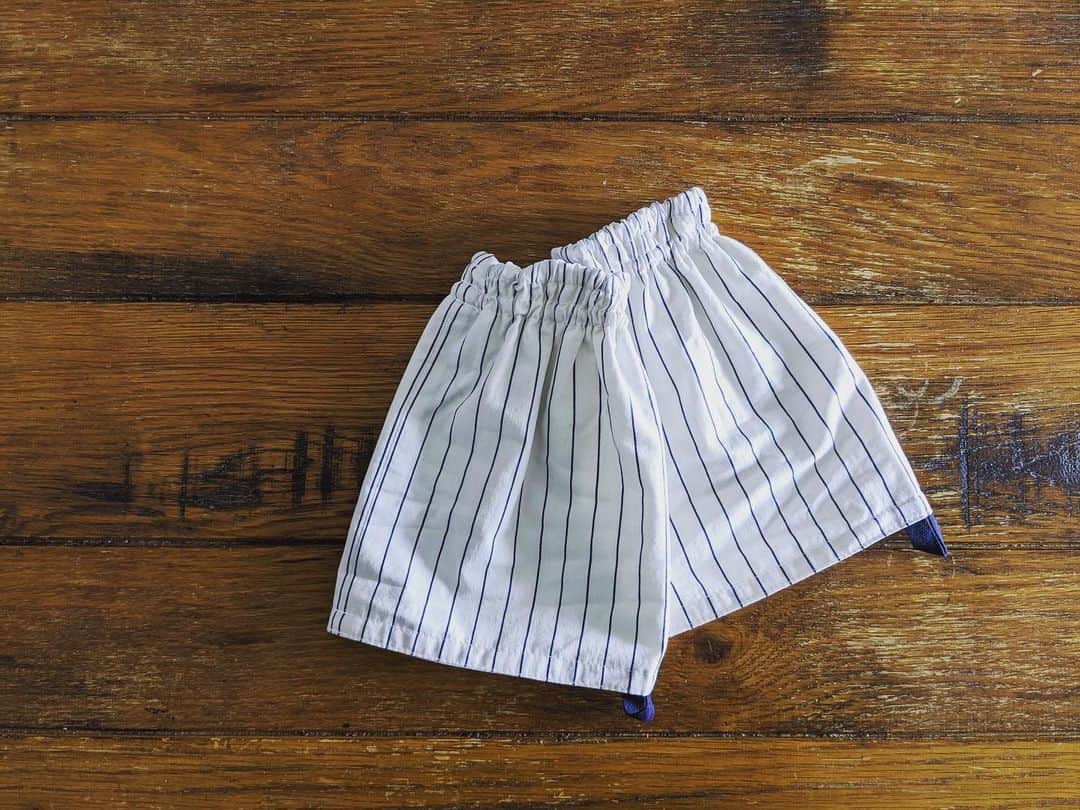 藤田敦子のインスタグラム：「ㅤㅤㅤ 地味だけどすごく使えるこの子。 料理や洗い物の時に欠かせません。 ㅤㅤㅤ おうち時間が増えて、自然とこういうものを 買い足してしまっている…🤔 ㅤㅤㅤ 割烹着にするか悩んで、とりあえずこっちにしたけど 割烹着買うのも時間の問題ってことがわかりました😅」