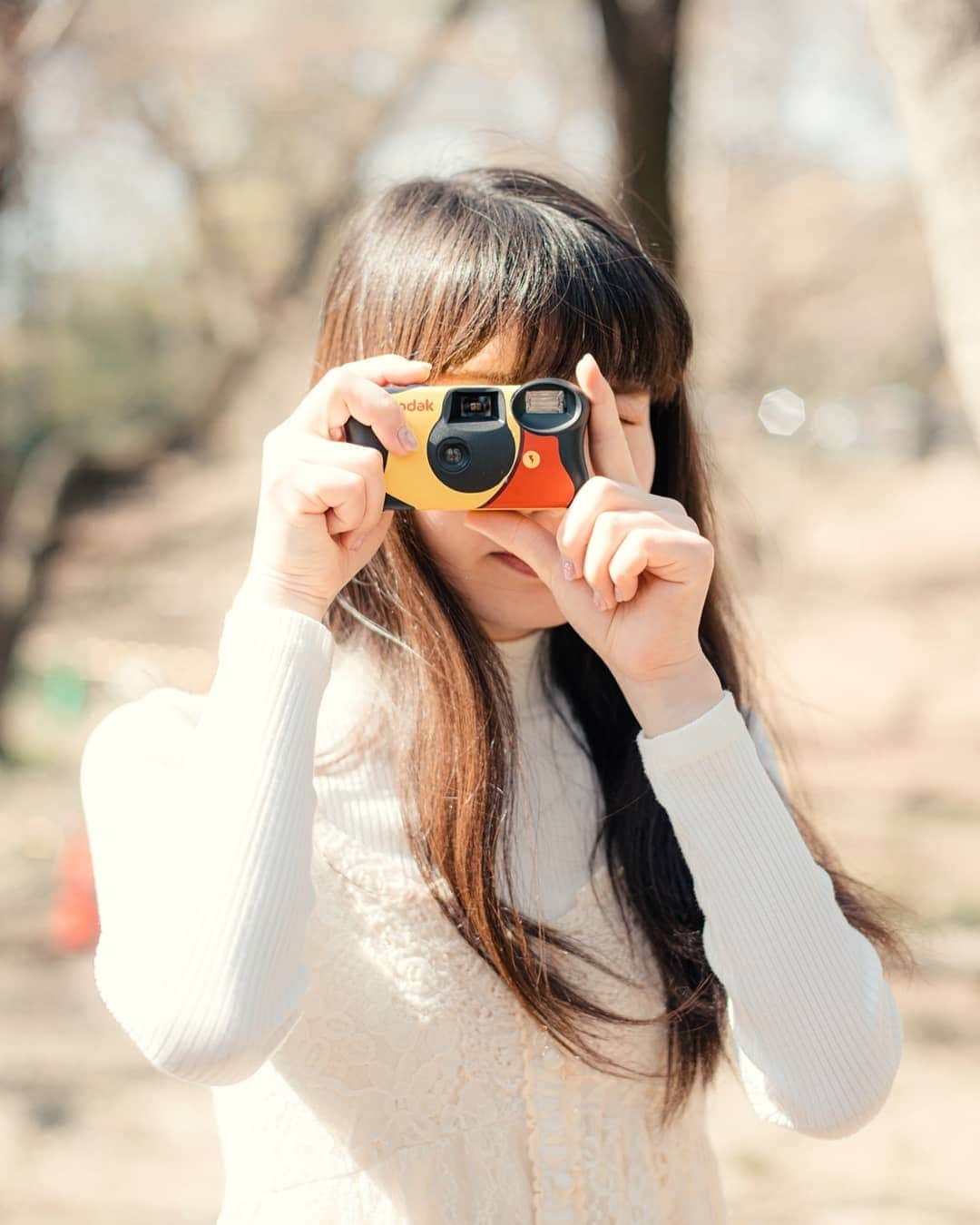 あれれんさんのインスタグラム写真 - (あれれんInstagram)「KODAK FUN SAVER  #フィルムカメラ#ポートレート#ポートレート撮影#ポートレート好き#ポートレート女性#ポートレート女子部#ポトレ女子#カメラガール#カメラのある暮し#写ルンです#写ルンですピープル#写ルンです女子#コダックフィルム#写ルンです好きな人と繋がりたい#ファンセーバー#使い捨てカメラ#写真好きな人と繋がりたい#portraitclub#disposablecamera#kodakfilm#kodakfunsaver#filmcamera#filmcameraclub」4月18日 20時44分 - arerennn