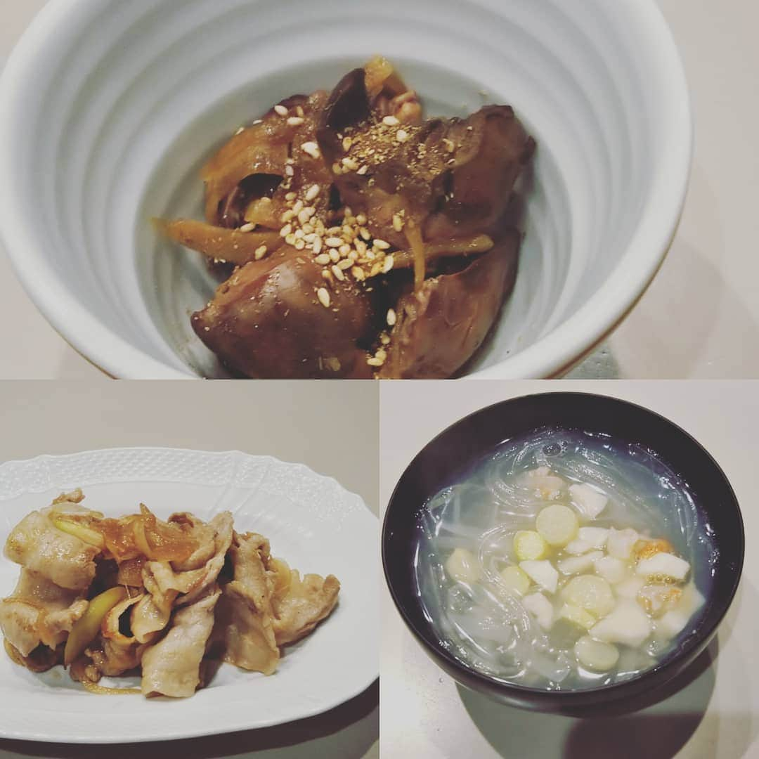 藤間勘十郎さんのインスタグラム写真 - (藤間勘十郎Instagram)「本日はしょうが焼き、鳥肝煮、海鮮中華スープでございます(笑)  本来今日は歌舞伎×オペラ【光の王】と超歌舞伎の公演日！演出家になり１１年目に、大きな仕事をタブルブッキング⁉️両立‼️だった日🎵こんな料理をうちで作っている日ではありませんでした～ 正直本当悔しいが、オペラ歌舞伎の出演者であった#土屋太鳳 さんのインスタの投稿！読んでほしい🎵特技日本舞踊って書いている人！にもよく読んでほしい❗️ 本格的な歌舞伎にするつもりで稽古にも励んで頂いた❗️ どんな舞台になっていたのか‼️オペラ歌舞伎も超歌舞伎も今となっては私の頭のは中のみですね🎵  本当に‼️いい舞台だったんだよ‼️‼️‼️‼️‼️ と叫びたいなぁ‼️ だって私の演出だけに今日は朝から嵐だったね❗️勘十郎がここ一番の時は嵐が来るのですから(これ本当(笑)祖父の代からです！)#料理男子 #煮物男子 #日本舞踊 #超歌舞伎 #オペラ歌舞伎#宗家藤間流」4月18日 21時12分 - kanjurofujima