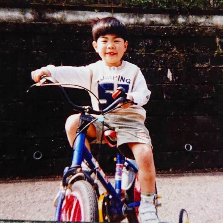 田中恒成のインスタグラム：「○ とんでもねー奴いた。 #お家時間 #幼少期 #20年くらい前 #おうちで過ごそう  #コロナに負けるな」