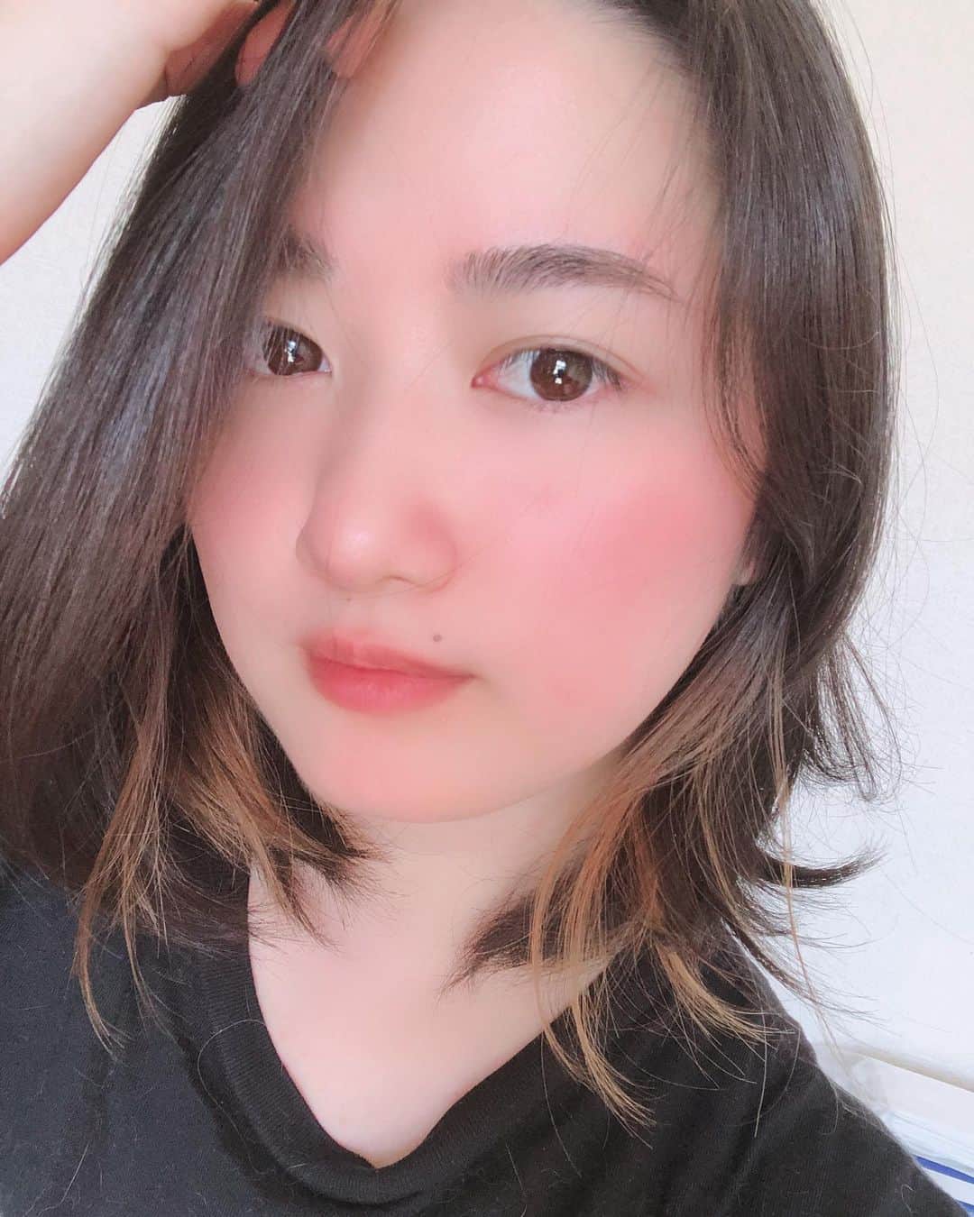 西平風香さんのインスタグラム写真 - (西平風香Instagram)「髪パサパサやねん。 #すっぴん　#美肌アプリ　#イヤリングカラー  #完全に色抜けた」4月19日 8時03分 - fuukanishihira