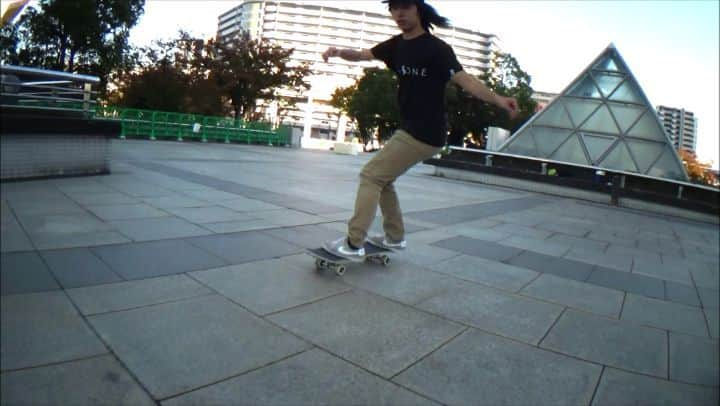 山本勇のインスタグラム：「Quick Footwork🏃‍♂️👣 #powellperalta #bonesbearings #fscom  #toyotatsusho #豊田通商 #tysports #allone #goodskates #vantan #vantandesignhighschool #バンタンデザイン研究所 #バンタン #freestyleskateboarding  #isamuyamamoto  #skateboard #skateboarding #スケボー #スケートボード #skatecrunch  #skatecrunchmag  #skatemaps #thankyouskateboarding #skateeverydamday #shralpin  #hellaclips  #skatesubmit  #metrogrammed  #berrics #nikesb #redbull @vantan_sk8design  @vantandesigninstitute  @all_one_universe @all_one_japan」