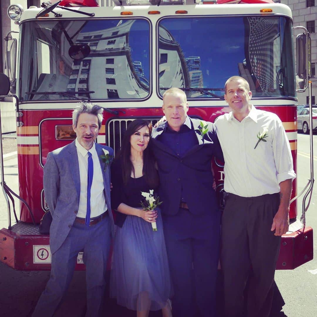 ナディア・ダジャニさんのインスタグラム写真 - (ナディア・ダジャニInstagram)「3 yrs ago today: City Hall and a fire truck. #I❤️NY @jfmfdny @garbagefeet @fdny #firefighterswife」4月19日 1時18分 - caughtoffbase