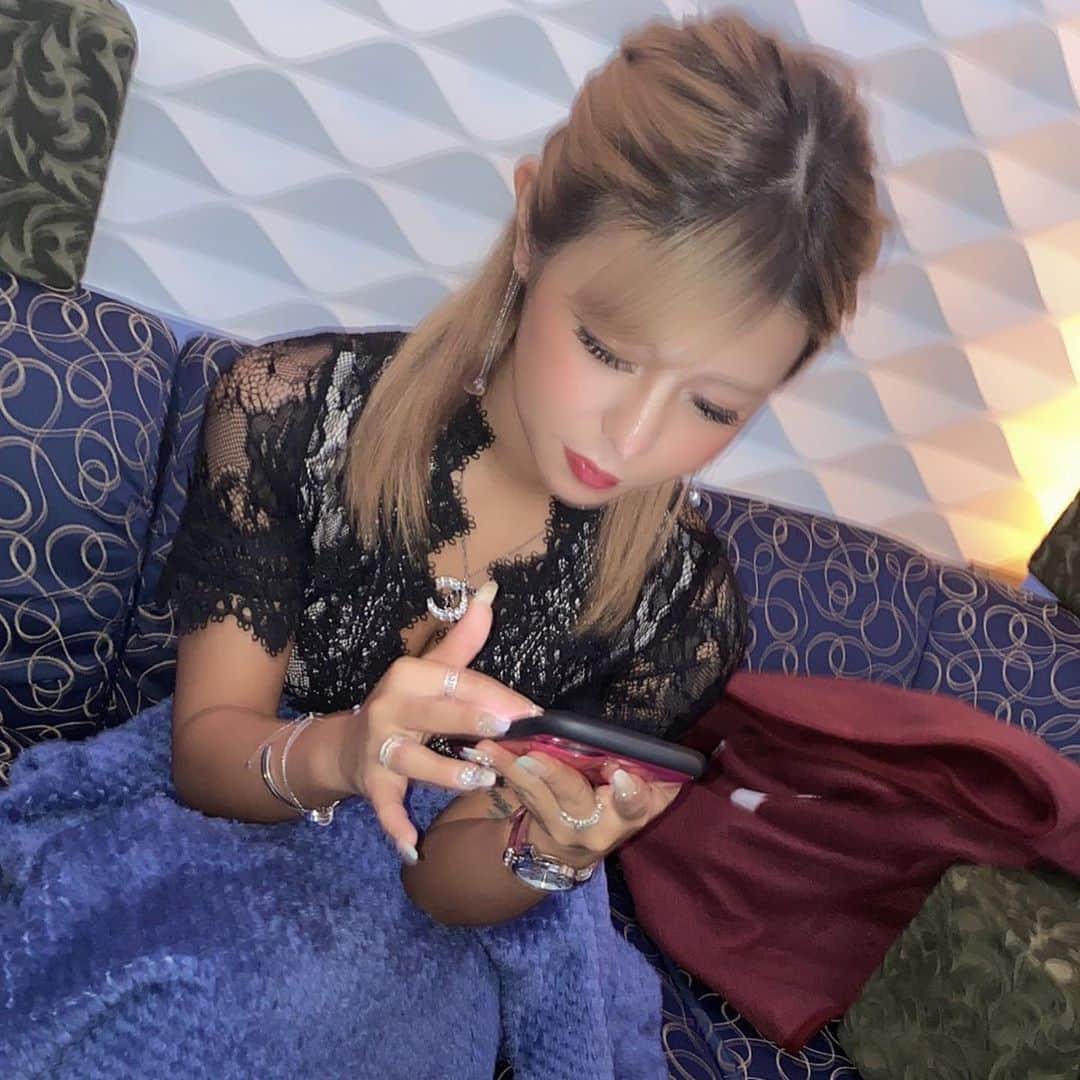 のインスタグラム：「#りことすーちゃん #国分町 #キャバクラ #キャバ嬢 #仙台 #YouTuber #あつ森好きな人と繋がりたい #ギャル #小麦肌 #家に帰って #ゲームとアニメ #早くしたい」