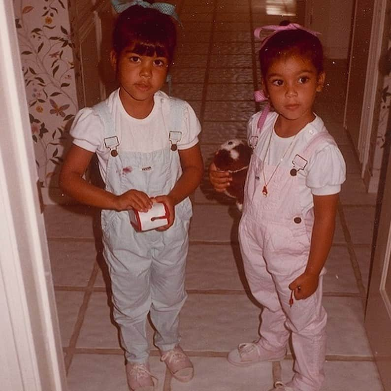 キム・カーダシアンさんのインスタグラム写真 - (キム・カーダシアンInstagram)「Happy Birthday @kourtneykardash I had to find some good throwbacks to celebrate you today! I remember these moments so vividly. I love your strong will to do whatever makes your soul happy, the love you have for you children and for being the best big sister. I couldn't be more thankful for our memories together. You pack a mean punch I love you so much and can’t wait until this is all over so we can celebrate together.」4月19日 1時52分 - kimkardashian