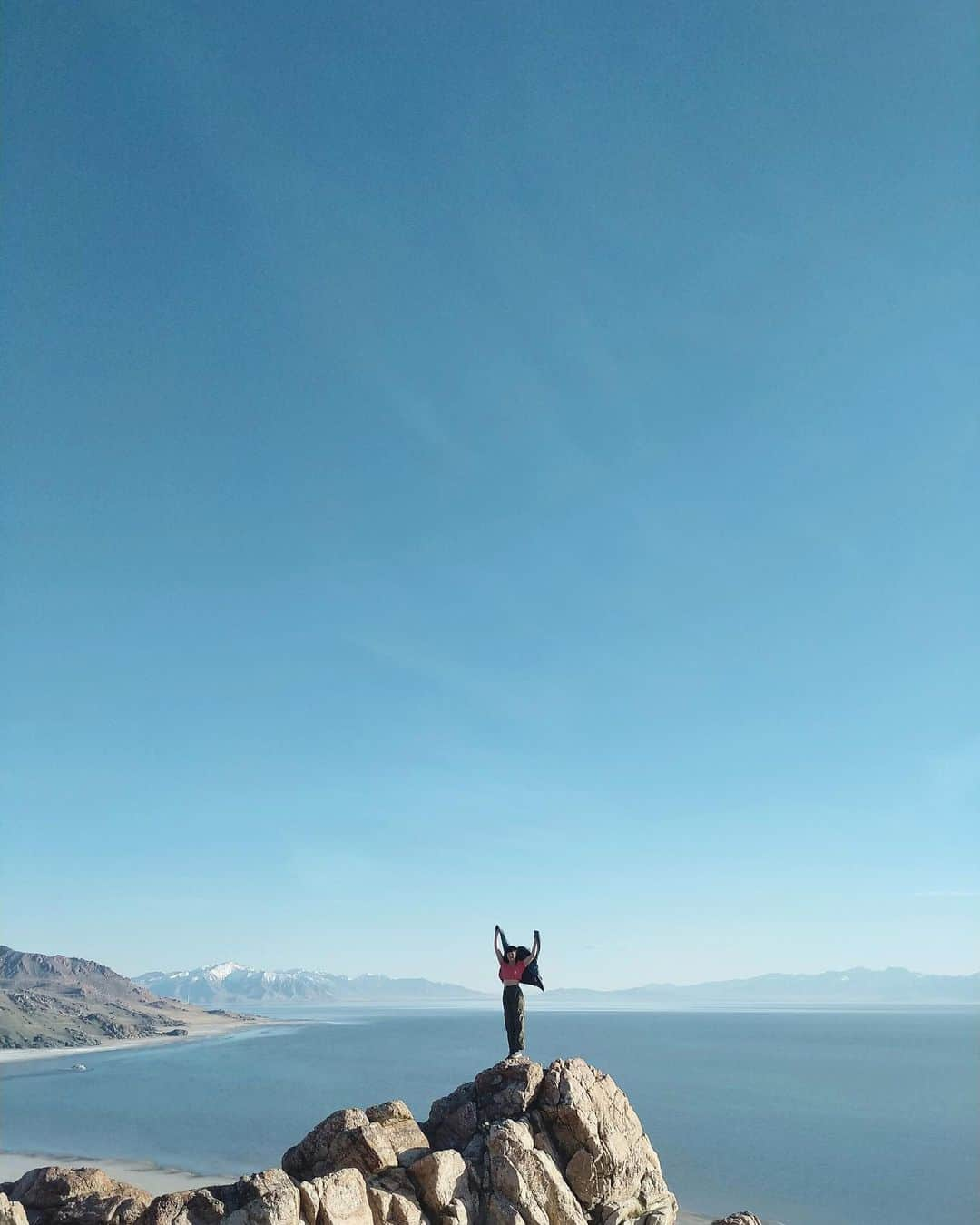 白石阿島さんのインスタグラム写真 - (白石阿島Instagram)「Oh, the vastness of the universe ♾. Hope you get the chance to breathe deep and rejuvenate under the sun 🌞」4月19日 1時57分 - ashimashiraishi