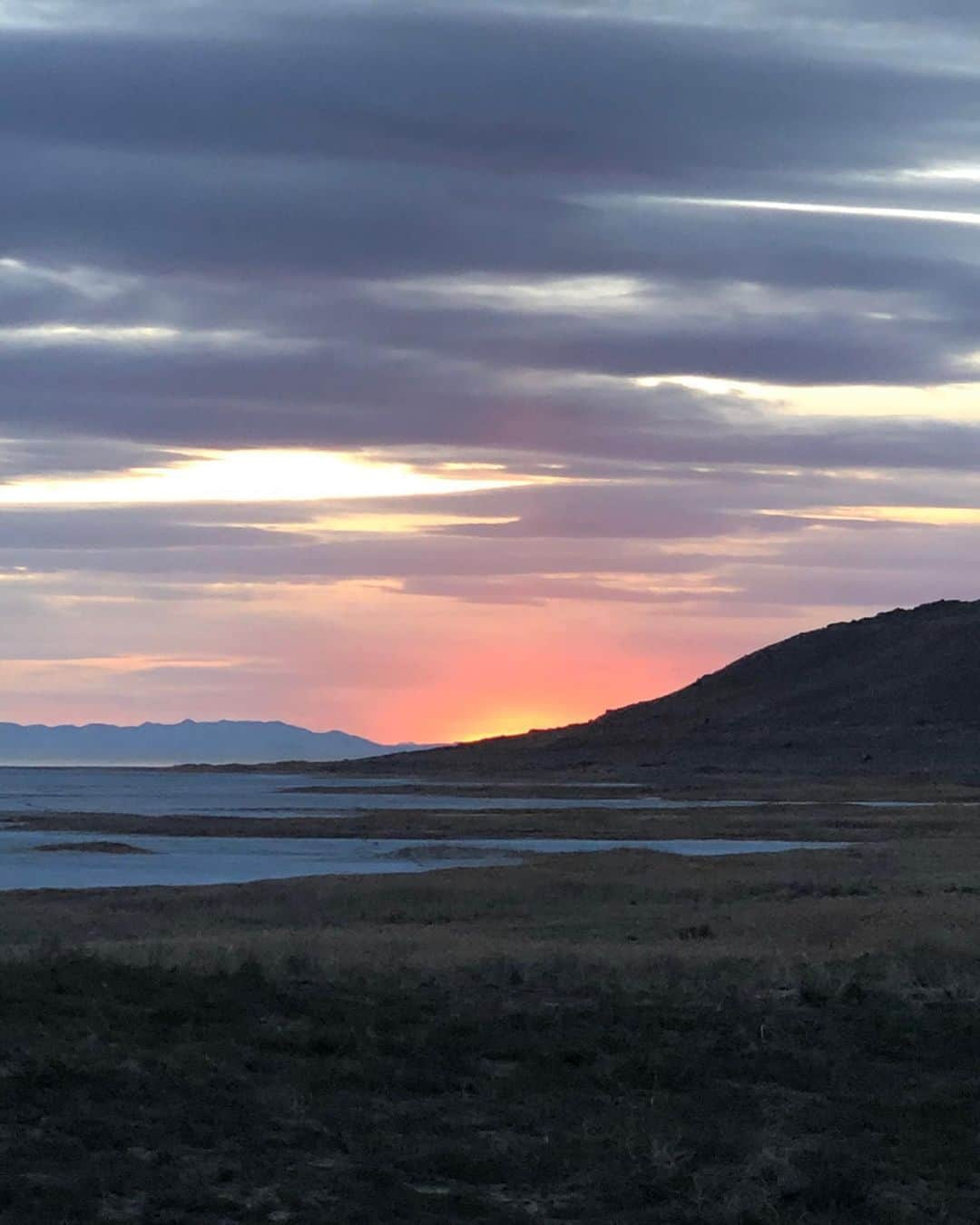 白石阿島さんのインスタグラム写真 - (白石阿島Instagram)「Oh, the vastness of the universe ♾. Hope you get the chance to breathe deep and rejuvenate under the sun 🌞」4月19日 1時57分 - ashimashiraishi