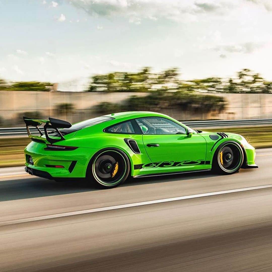 Amazing Carsさんのインスタグラム写真 - (Amazing CarsInstagram)「Lizard Green GT3😈  Photo via: @kfletchphotography  Second page: @M85Media  Other page: @StancedAutohaus  #Porsche #GT3 #RS #GT3RS #AmazingCars247」4月19日 2時06分 - amazingcars247