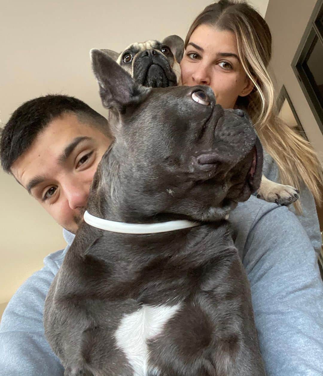 ヘロニモ・ルジのインスタグラム：「Cuarentena, los 4 juntos como siempre. 🏡」
