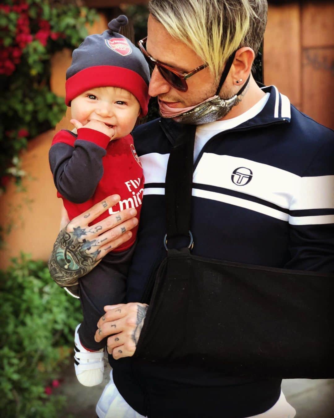 カミーユ・グアティのインスタグラム：「Mini #gooner . . #adidas #arsenal」