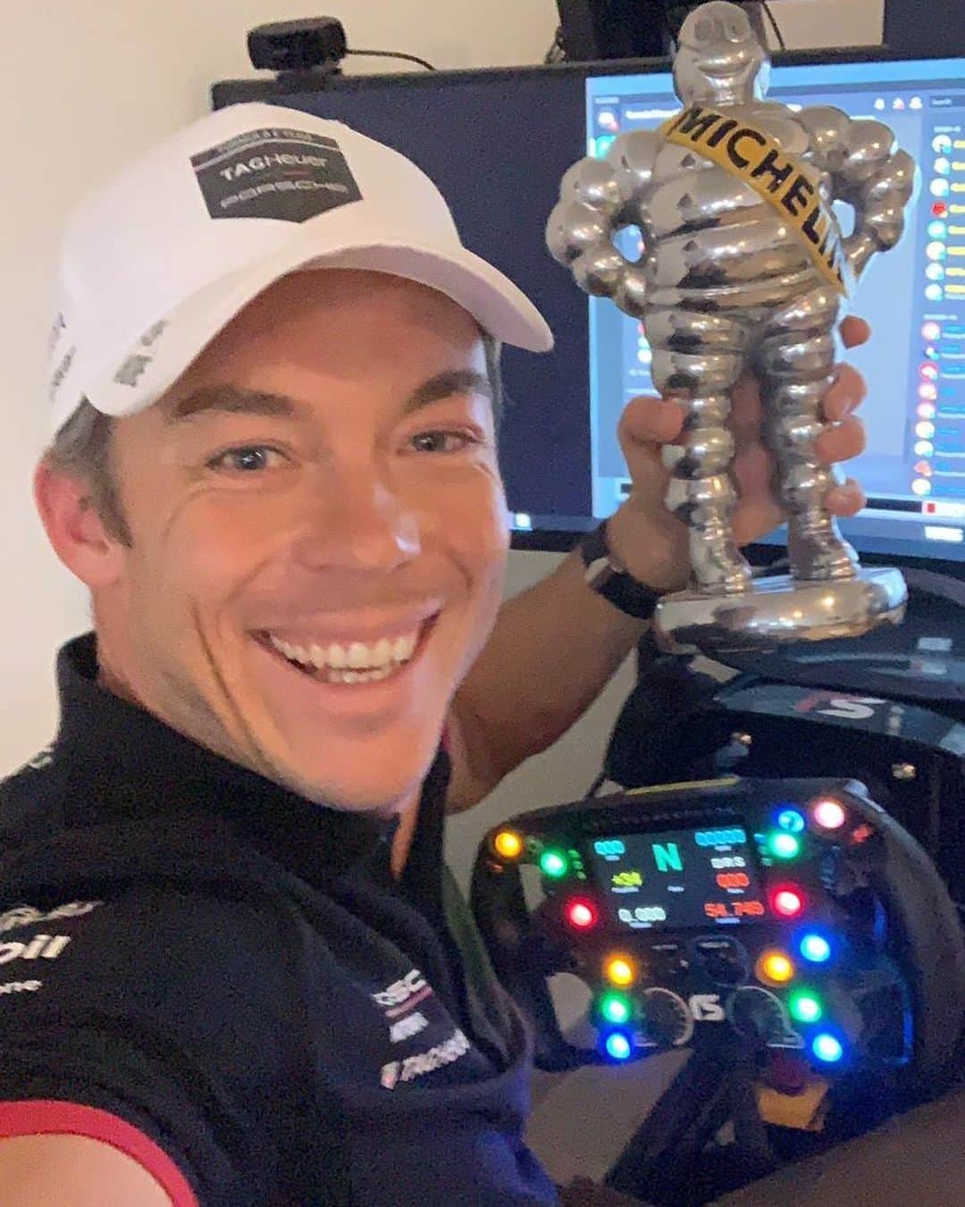 アンドレ・ロッテラーのインスタグラム：「🥳 P3! Feels great to be back on the virtual podium. Had some fun times racing for the #abbformulae #raceathome challenge. Countdown for the race is on #7days to go.  #racing #test #abbformulae #tagheuerporsche #podium @rssimulation」