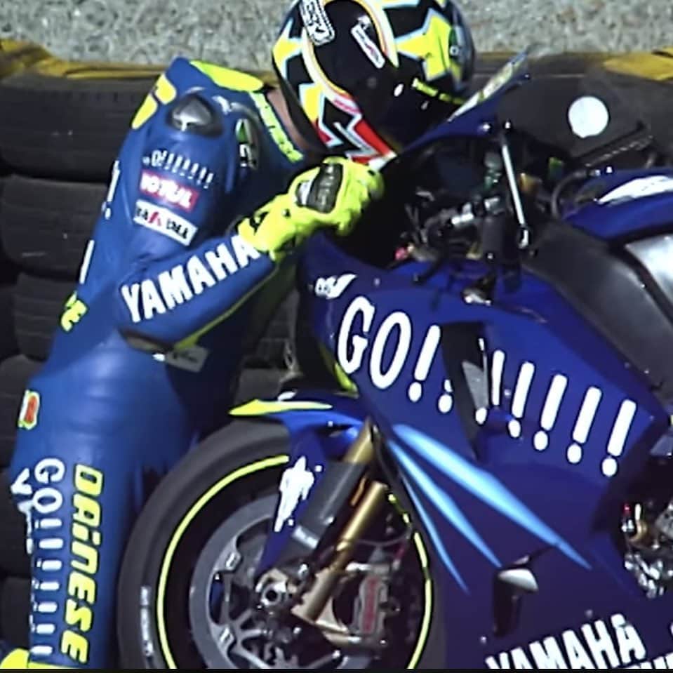 MotoGPさんのインスタグラム写真 - (MotoGPInstagram)「On this day 16 years ago... @valeyellow46 took his first #MotoGP win with @yamahamotogp 🏆 Check out our story to relive that day! 🎥 #VR46 #OnThisDay #Motorcycle #Racing #Motorsport #Throwback」4月19日 3時30分 - motogp