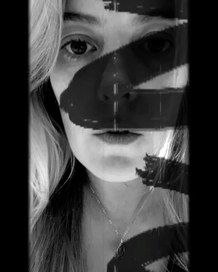 エステルデヴェのインスタグラム：「Nowhere to go..」