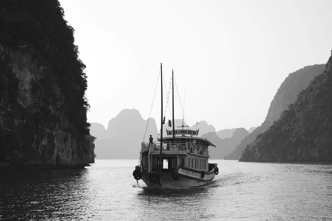 フェルナンド・ベルダスコのインスタグラム：「Esta foto la tomé el noviembre pasado en Vietnam! #halongbay #vietnam #fusionresort #fusionhotelgroup #lovephotography」