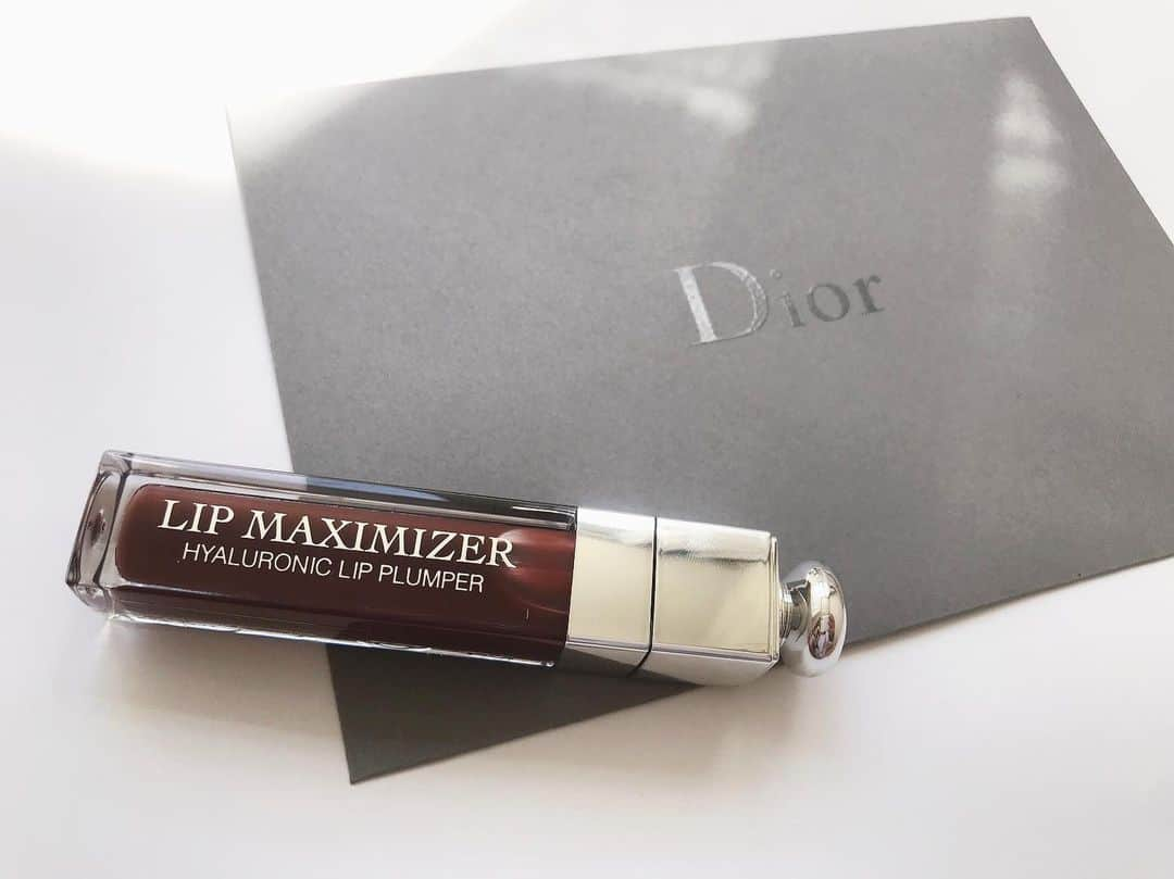 持田栞里のインスタグラム：「. おとなな新色買ったよ♡ . . #dior #マキシマイザー #コスメ#リップ」