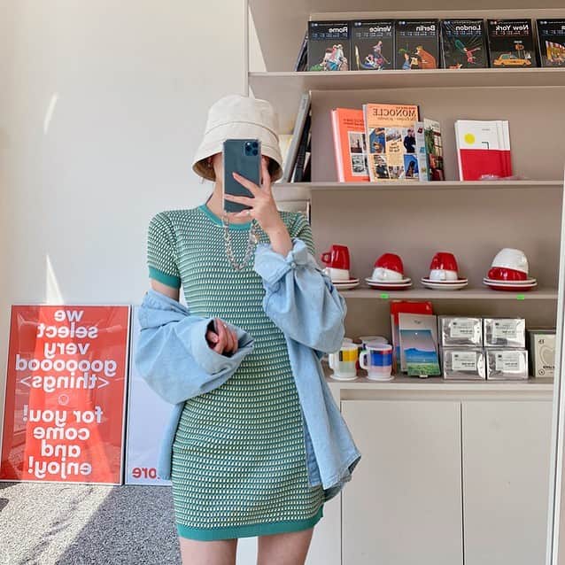 Chuuのインスタグラム：「💚브린 자가드dress💚 한컷구매에서 10% 할인즁!」