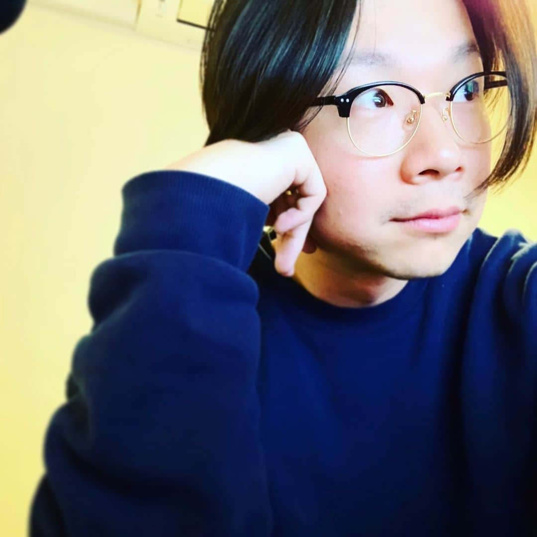 仁田宏和のインスタグラム：「ダウンロード待ち の図。  #アラフォー #おじさん #stayhome #リモートワーク #社長」