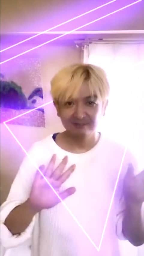 櫻田宗久のインスタグラム：「「星を見る」櫻田宗久バージョン  #いろんな星を見たいプロジェクト #星を見る #部屋から星を見る #それぞれの宇宙　#時空を越えて繋がれる  カラオケ音源フリー  https://20.gigafile.nu/0615-c0e98e04260073b98d251063ac9651e9d （60日間ダウンロードフリー）」