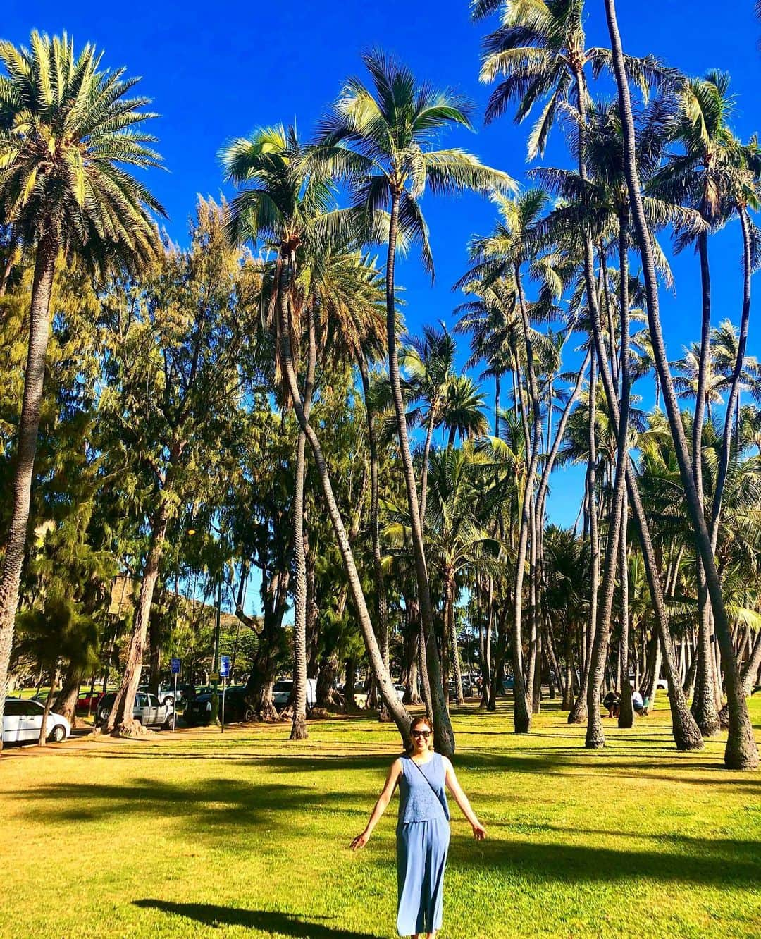 山田愛さんのインスタグラム写真 - (山田愛Instagram)「Energy, inspiration, smile, relax Everything from here and PALM TREE Just love💙🏝 ・ #kapiolanipark #palmtrees #kalakauaave #honolulu #hawaii #waikiki #beach #ocean #blue」4月19日 12時17分 - aiyamada_