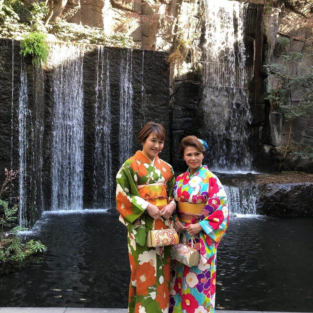 朱里さんのインスタグラム写真 - (朱里Instagram)「着物着た時の写真👘  #kimono #photography #memories #着物」4月19日 12時37分 - syuri_official