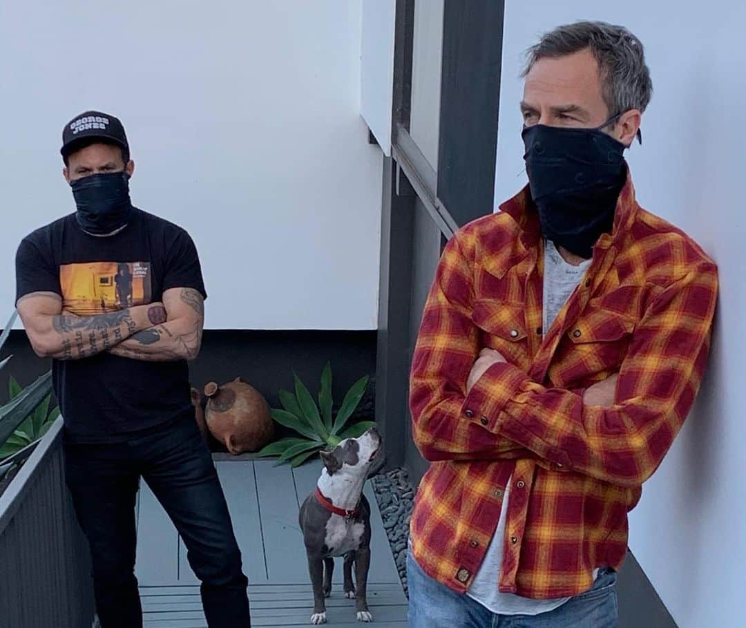 JR・ボーンのインスタグラム：「Continuing to play safe while Physically Distancing and wearing our @originusa masks. Esther ate hers.」