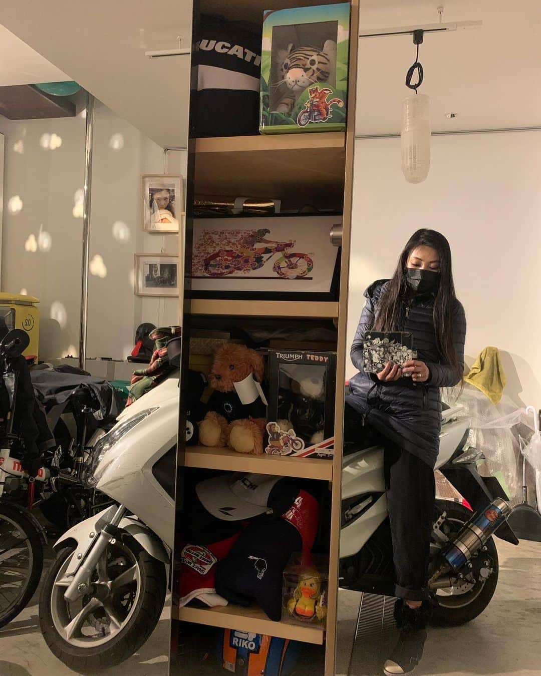 福山理子さんのインスタグラム写真 - (福山理子Instagram)「バイクにも数日乗ってないなあ... #バイクに乗りたい #りこちゃんハウス #黒いマスク」4月19日 13時01分 - rikofukuyama