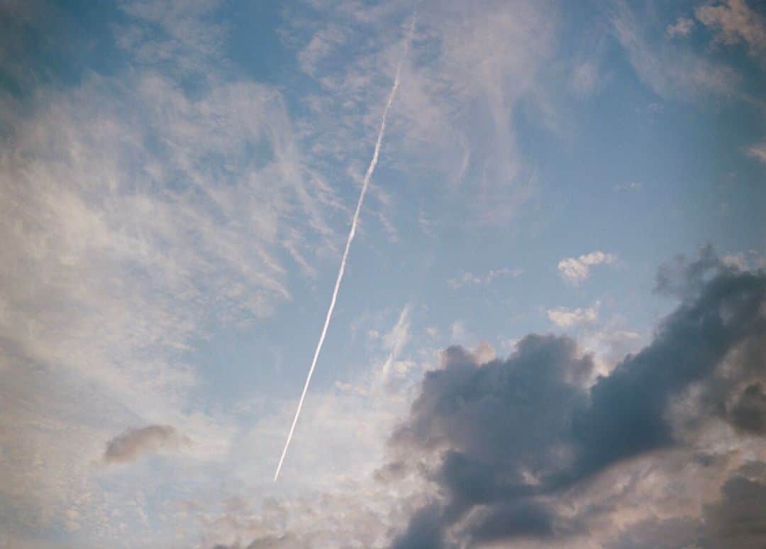 大辻隆弘さんのインスタグラム写真 - (大辻隆弘Instagram)「この写真を見て、ドルトムントの空だ、って、すぐに記憶が蘇ってきた俺って凄くない？笑 FUCK OFF VIRUS」4月19日 13時33分 - photsuji