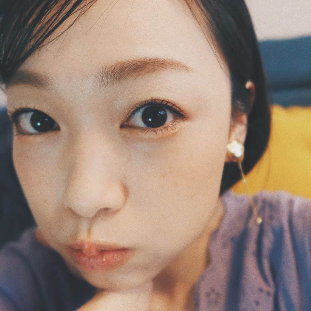 西田あいさんのインスタグラム写真 - (西田あいInstagram)「#stayhome #ニシアイメイク ・ 昨日YouTubeにupした #おうちメイク で使用してるアイテム💄 ・ 時間がある今だからこそできるメイクの練習やヘアアレンジの練習…楽しめたらいいね🌻 ・ ・ #instabeauty #instamakeup #instacosmetics #refa #larocheposay #whomee #clinique #annasui #excel #lunasol #loveliner #cosmetics #メイクアップ #instaselfie #selfie #shorthairstyle」4月19日 15時31分 - nishidaai