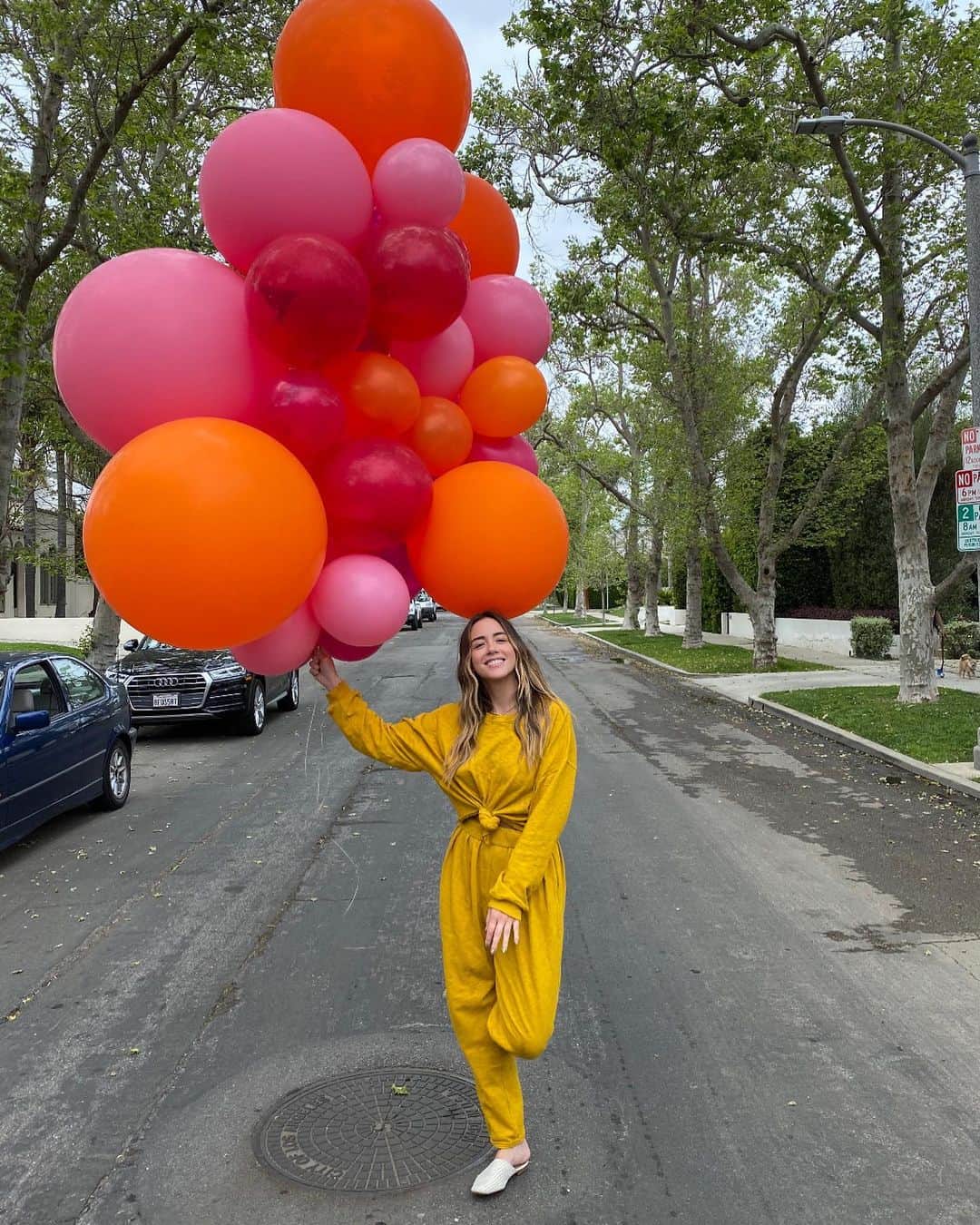 クロエ・ベネットのインスタグラム：「I wasn’t expecting much from today, but man I was wrong,  I truly had one of the best birthdays ever. Thank you to everyone for your sweet fuckin birthday wishes (!!) it was a magical weird quarantine bday & I loved every second.」