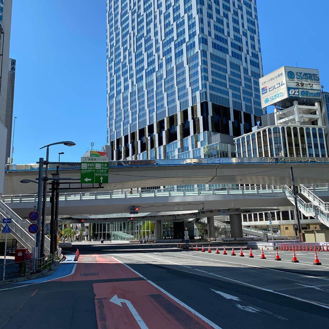 東野幸治さんのインスタグラム写真 - (東野幸治Instagram)「朝、渋谷駅界隈をウォーキングしました。人がいませんでした。 みんなちゃんとしてる。」4月19日 15時49分 - higashinodesu