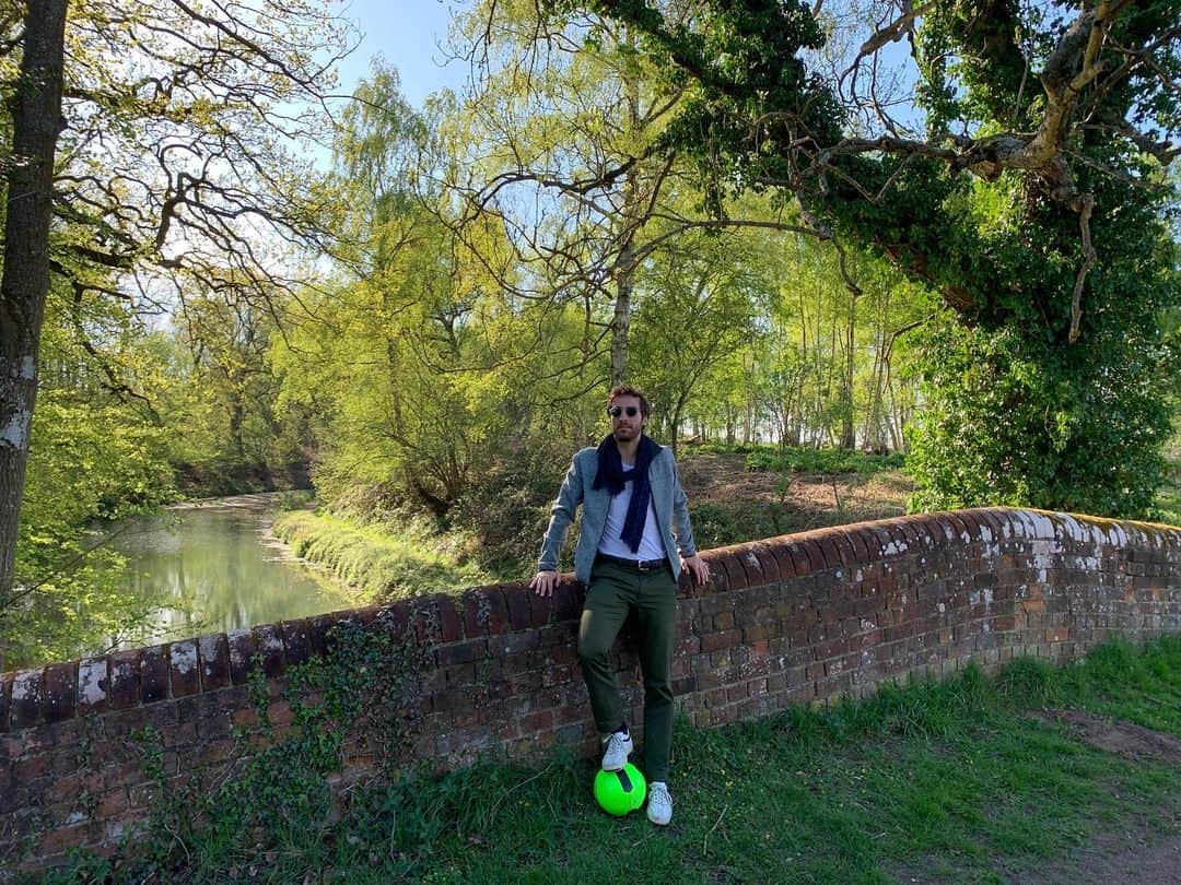 マチュー・フラミニのインスタグラム：「When life gives you lemons, make lemonade 🍋🍹 #peace ✌🏽#staysafe」