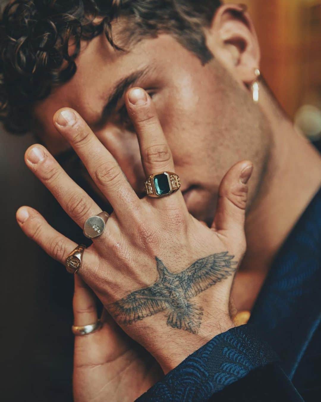 ラファティ・ロウのインスタグラム：「I miss being on stage, and I miss my mates and the crazy times and I miss Being out and about. But I’m with my family and I’m lucky to be safe and healthy. I know that soon enough we will be back together United.  We can dance again and share our own experiences of what has happened. Each day try give yourself a goal like reading a book/writing a song/going for a run even if that’s doing nothing and chilling out for once. Put yourself first and try your best to stay positive. We will be backkkkk」