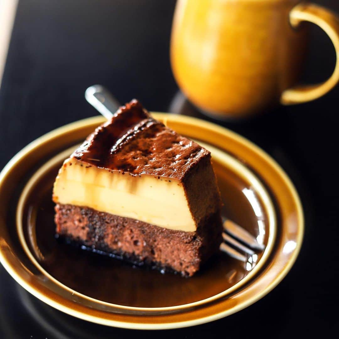 のインスタグラム：「. .  ARiSE COFFEE ALTERNATIVE @arise_coffee_alternative  プリンが好きです。  でも、 で出会ったことがきっかけで プヂンも好きになりました。  合わせる珈琲によって 味の広がりも変わると思うのだけど よ〜合いました、 エチオピア。  #ARiSECOFFEEALTERNATIVE #kyoto#coffee#Ethiopia」
