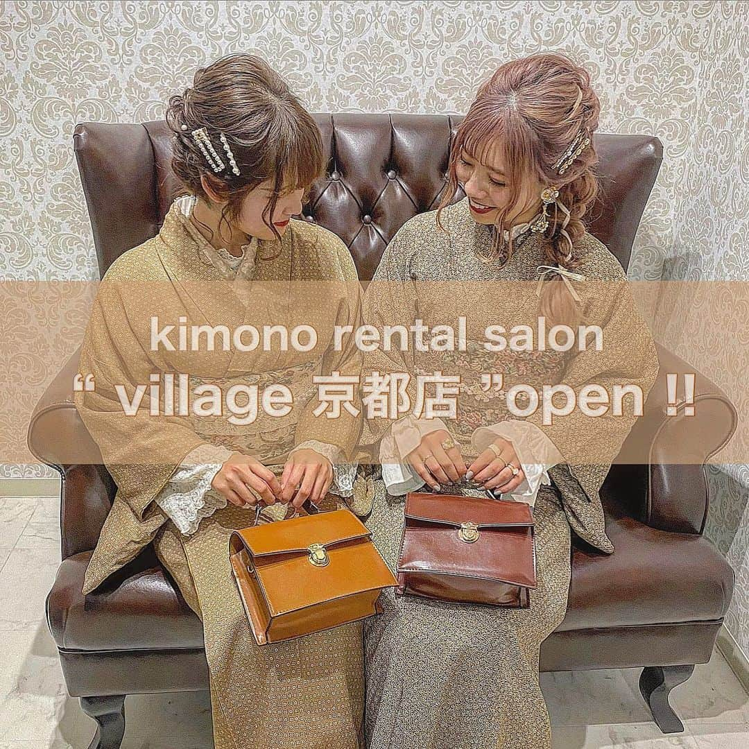 たんりいさんのインスタグラム写真 - (たんりいInstagram)「【 ご 報 告 🌼 🌼 】 . . この度 village 2店舗目となる京都店をオープンします📢💭💕やっと、言えた🥺💕💕インスタアカウント @village_kyoto です👘♡ . . こんな状況だから報告するかすごく悩んだんだけど、コロナが収束したときに villageにいきたい！たのしみ！と思ってもらえるように…少しでも良いニュースをと思いこのタイミングでご報告させていただきました😊💖 . . コロナウィルス拡大の影響によりオープン日は未定にはなりますが、必ずオープンしますっ😚☀️💕 . . 浅草店にご来店されたお客様から京都にこんな可愛いお店ないです！京都店出してくださいー！とたくさんのお声をいただきました🥺オープンして３ヶ月の中でたくさんのお声をいただけたことが本当に嬉しいです😭😭💕 コロナの影響でオープンはいつになるかわからないですが準備は進めています😊！ . . コロナが落ち着いたらいきたい場所リストにヴィレッジを入れててください😚💕今まで以上にみなさんに「可愛い！」と思っていただけるよう頑張りますので浅草店営業再開、京都店新オープンの際にはぜひ遊びにきてね🥺💓 . . ちなみに京都店は、浅草店にはない着物や小物も沢山ご用意するので、浅草店にご来店された方も京都店を楽しんでもらえると思いますっ💖💖💖 . . もちろん京都店もフォトブース作りますっ📷♡ 今回も全力で可愛くします！！！💕 . . そして、京都店で一緒に働くオープニングスタッフを募集予定です😊💕 着付けスタッフ・ヘアセットスタッフ(美容師免許必須)※面接・技術チェックさせていただきます。 . . villageはお客様とお話しする機会も多いです😊💓可愛いもの、話すことが好きな方大歓迎です💖 スタッフ募集についての詳細は後日お知らせいたしますっ📝💕 . . オープン後は私も京都店にいることが多いので是非！是非！！遊びに行きてくださいっ🥺💕💕 . プレオープンのキャンペーンやイベントも考えてますっ🌼イベントはある方々と…企画中です💓楽しみにしててくださいね🌟皆さまにまたお会いできる日を心待ちにしております🙏💕 . . . 一日も早い感染拡大の収束を願うとともに皆様方のご安全を心よりお祈りいたします。 . #village #village_kimono #着物レンタル #浅草着物レンタル #着物レンタル浅草 #京都着物レンタル #着物レンタル京都 #着物 #レトロコーデ #シンプル着物 #着物女子 #浅草 #浅草散策 #レトロ着物 #レトロ #浅草 #アンティーク着物 #着物コーディネート #着物コーデ #ヴィンテージ」4月19日 18時02分 - tanrii97