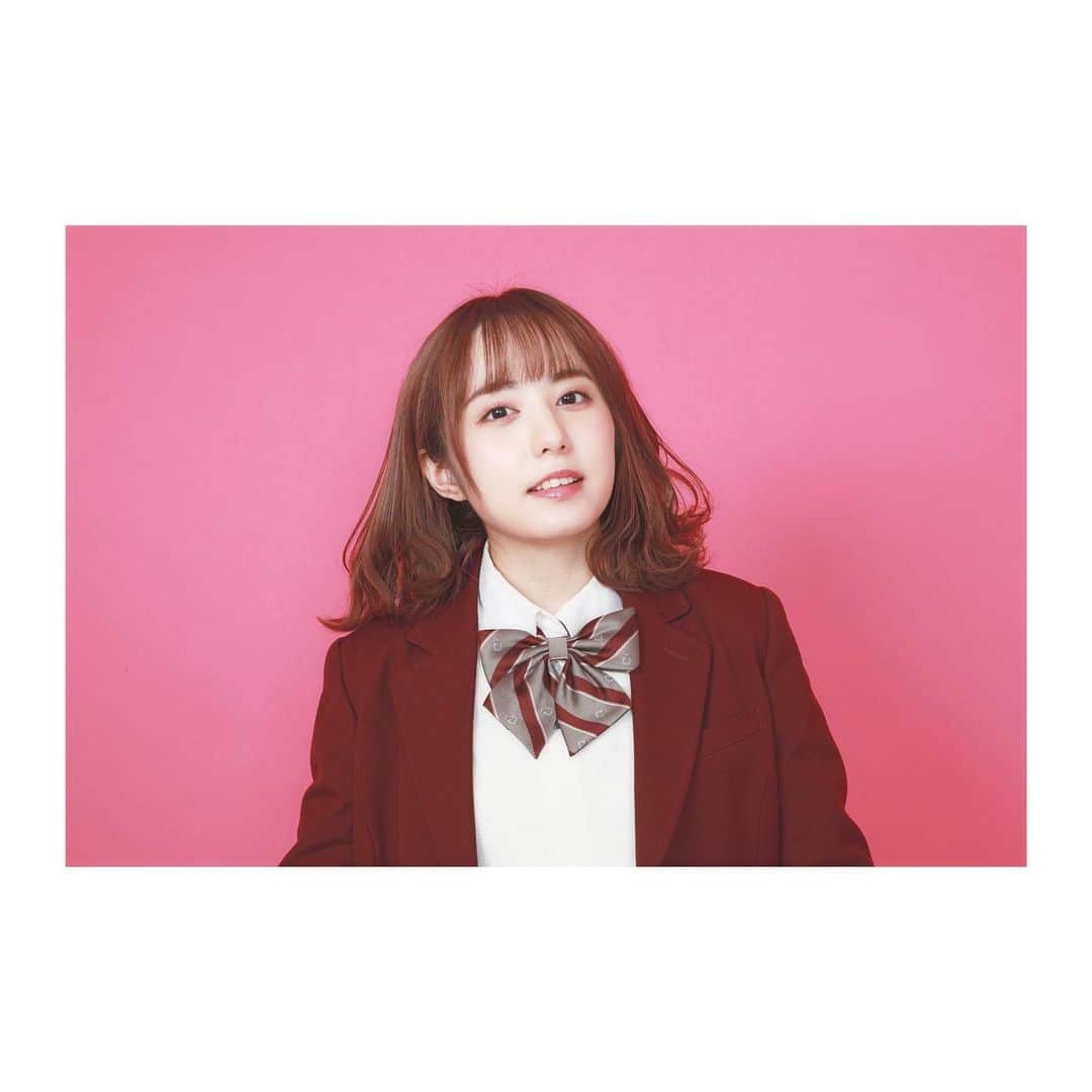 前田美里のインスタグラム：「今日久しぶりにお外出たらとっても春を感じました。 . 連載更新です。 https://taishu.jp/articles/74105  ちなみに本日のSHOWROOM配信は制服でしようと思います。 . ルームフォローお願いします。⭐ . https://www.showroom-live.com/misatomaeda . #連載 #EX大衆 #坂道が好きだ #showroom #衣装 #コスプレ #乃木坂46 #欅坂46 #日向坂46 #アイドル #制服 #photo #nogizaka46 #keyakizaka46 #hinatazaka46 #follow #followme #japanesegirl」