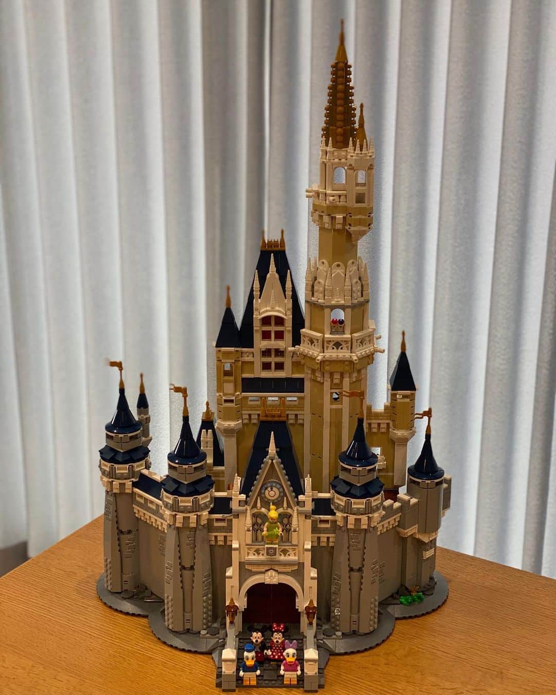 吉田沙保里さんのインスタグラム写真 - (吉田沙保里Instagram)「超大作😆😆😆 やっとできたぁー🤣👍 作り甲斐がありました♡ あ〜LEGO楽しいなぁ〜😘 #シンデレラ城 #LEGO」4月19日 18時55分 - saori___yoshida