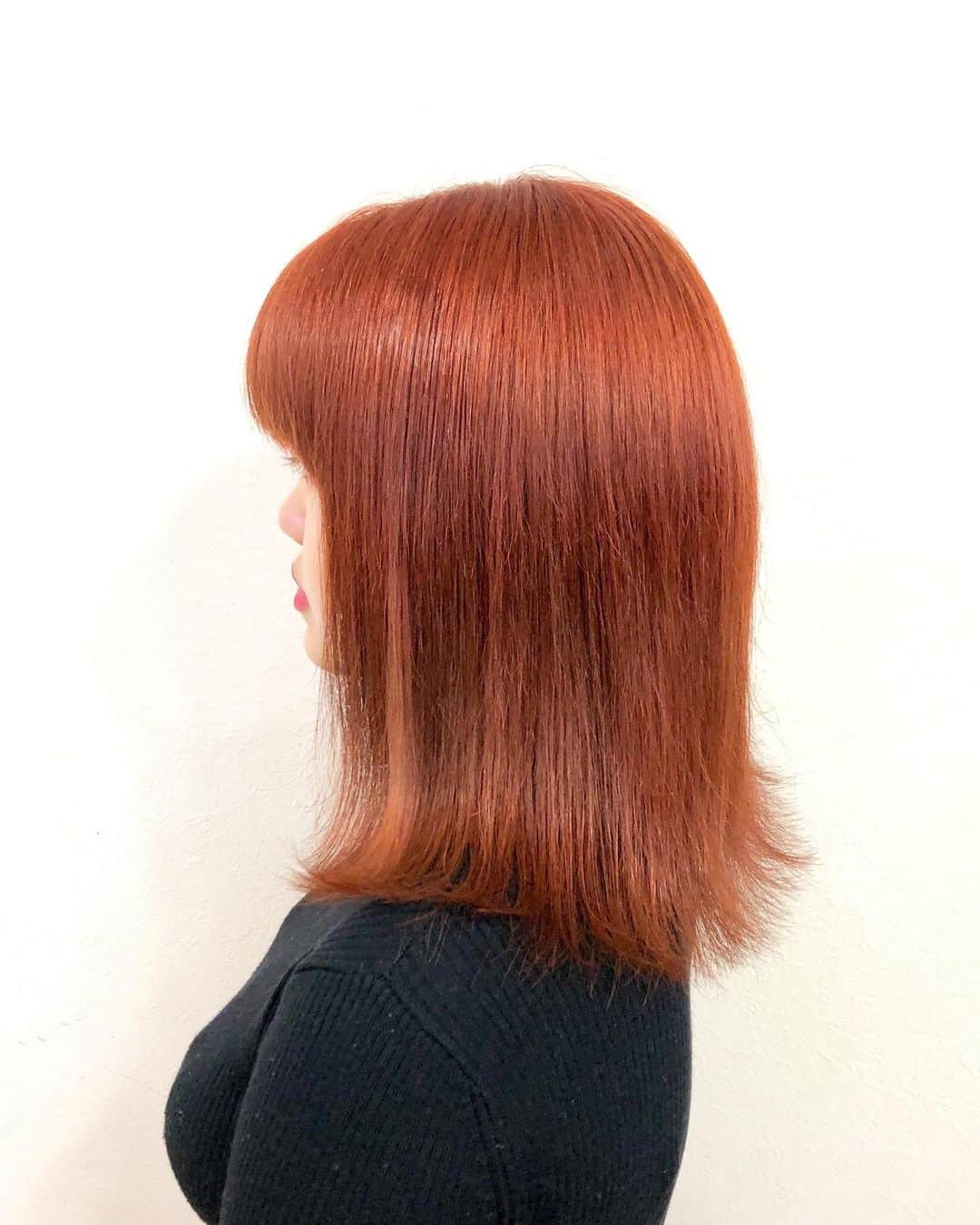 salon PRATiNO(サロンプラチノ)のインスタグラム：「🥕🥕🥕 キャロットオレンジカラー🧡 ブリーチをせずにこの発色💯  #hairstyle #orangehair #cornrow #braids #clavispratino #spiralperm #pratino #hairsalon #nagoya #haircolor #japan  #派手髪 #オレンジカラー #バレイヤージュ #グラデーション #コーンロウ #ブレイズ  #スパイラルパーマ #特殊ヘア #オレンジヘア #イルミナカラースターダスト #美容室 #ヘアサロン #ヘアスタイル #ヘアカラー #クラビスプラチノ #名古屋 #栄 #錦」