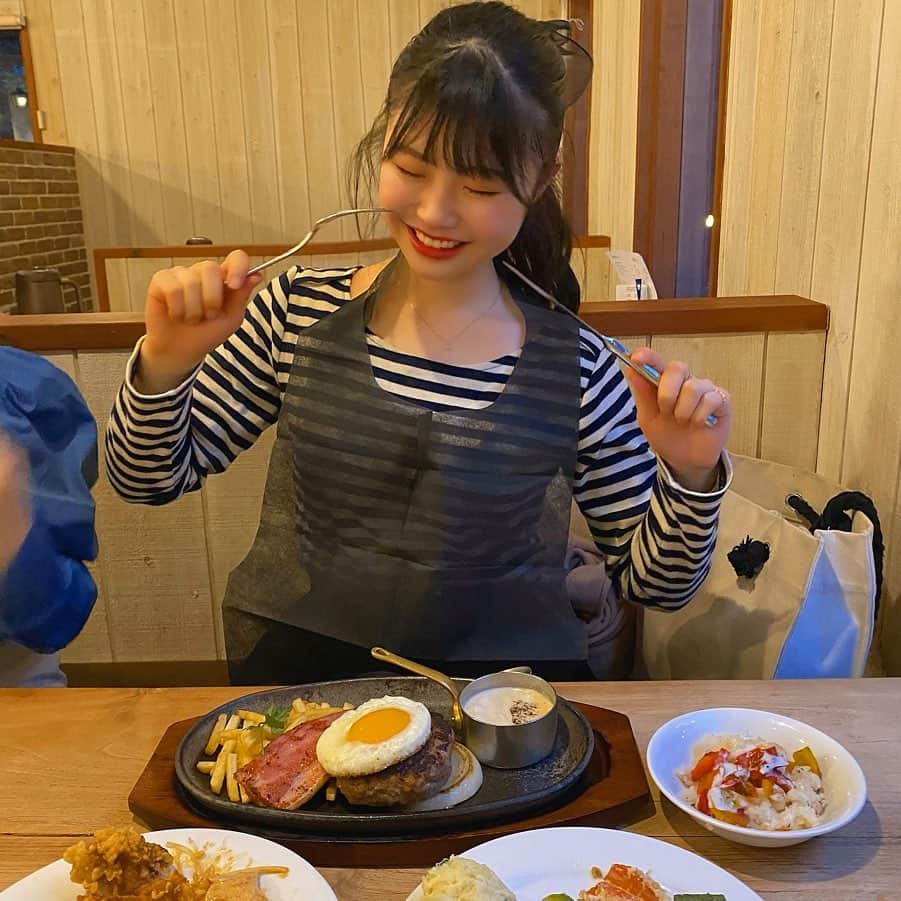 出口結菜のグルメインスタ