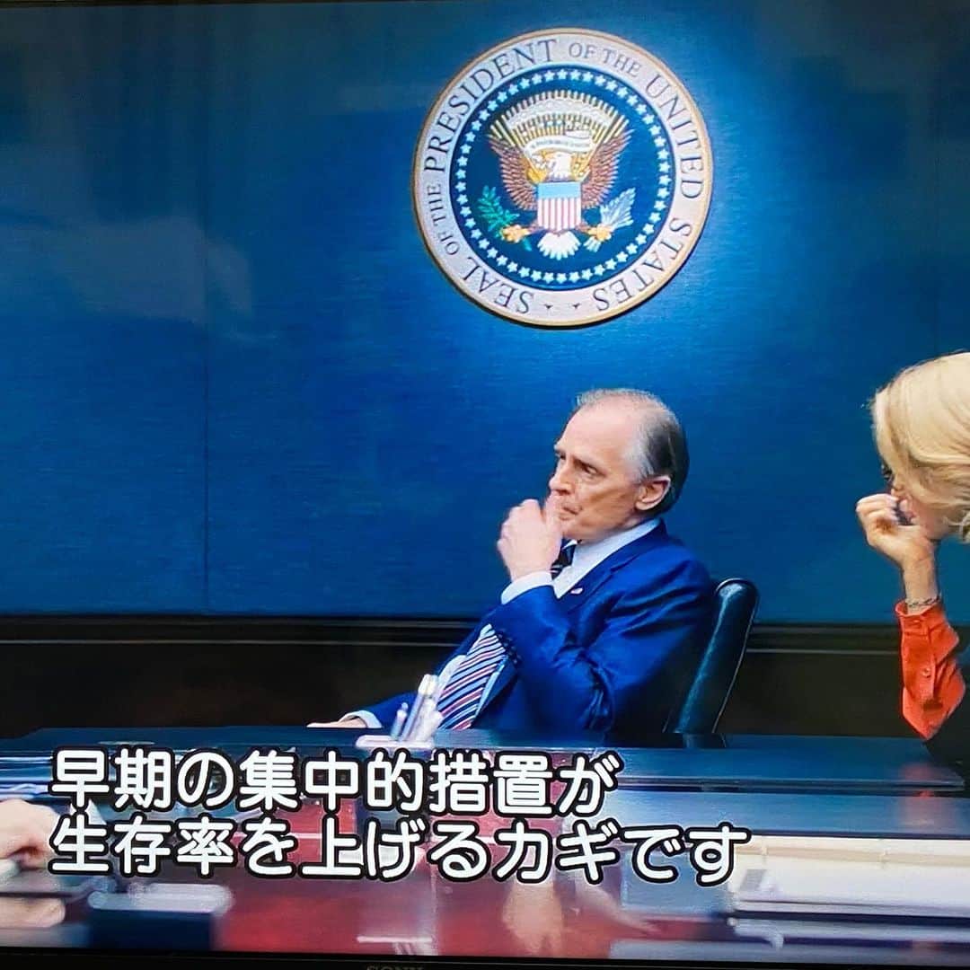 野本かりあのインスタグラム：「‪大好きで観ているアメドラの１つ、マダム・セクレタリー　シーズン2観ていたら、まるで今現在の状況みたいだった。‬」
