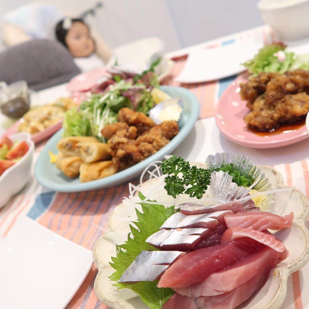 杉岡沙絵子さんのインスタグラム写真 - (杉岡沙絵子Instagram)「今週も#いいらぁ の テイクアウトで夕飯♡ ・ ・ #浜松エール飯 #視線が痛い#あなたはもう離乳食食べましたよ#食欲の春#さすがフランカーの娘」4月19日 21時39分 - saeko_sugioka