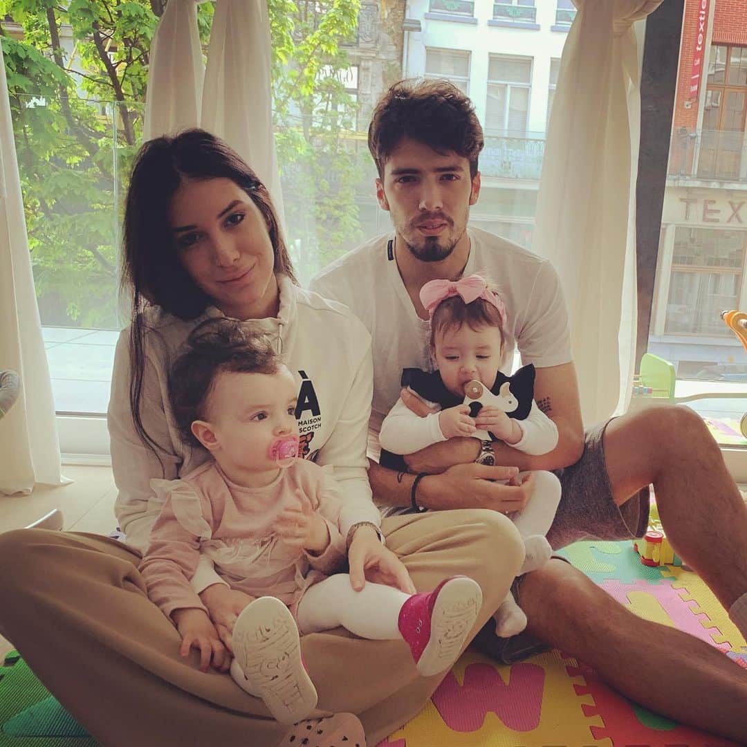 マルコ・バキッチのインスタグラム：「Hristos Vaskrese!Srecan Uskrs!❤️🥚🐰🍀」