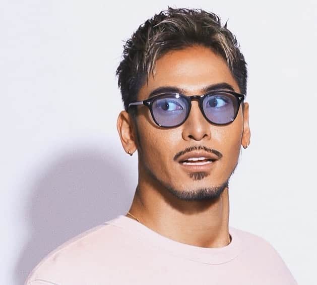 のインスタグラム：「髪伸ばすことにしたので切りそうにしていたら止めて下さい✂️」