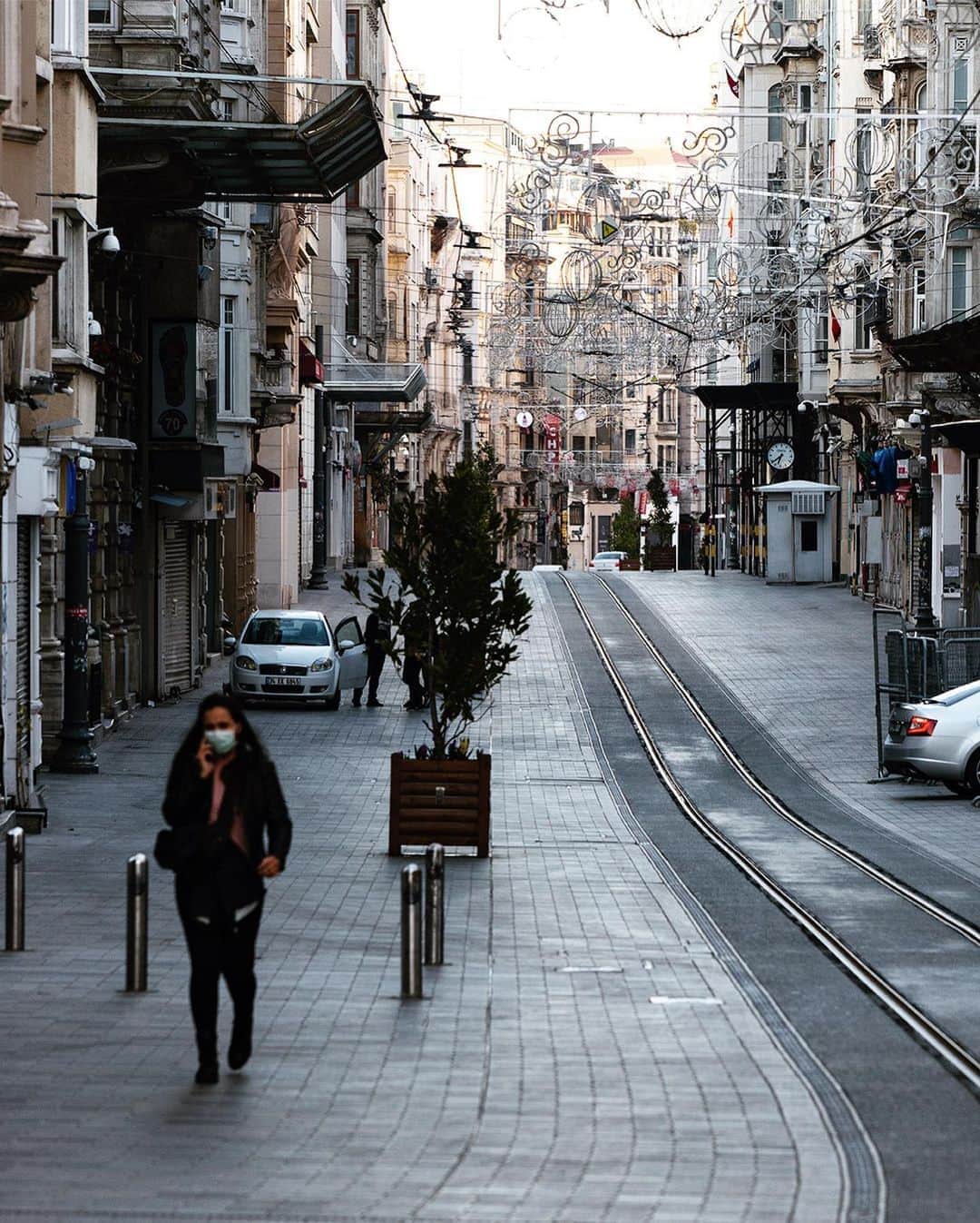 Mustafa Sevenさんのインスタグラム写真 - (Mustafa SevenInstagram)「#Korona günlerinde #Istanbul | Istanbul in #Corona days !  18/04/2020  #StoryOfIstanbul  #documentary  #streetphotography」4月19日 23時13分 - mustafaseven