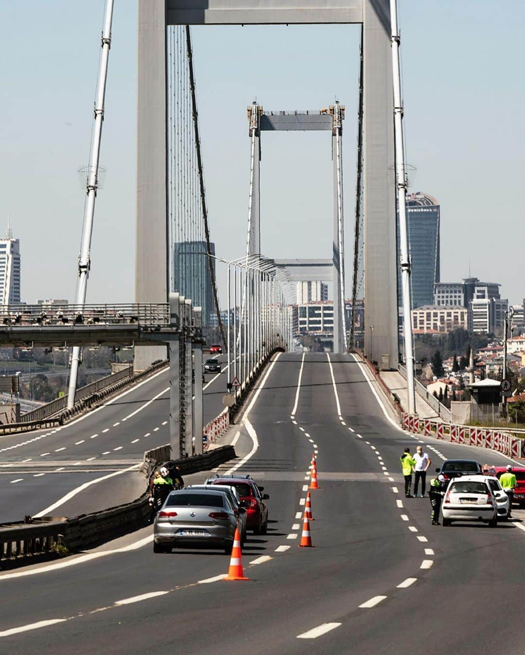 Mustafa Sevenさんのインスタグラム写真 - (Mustafa SevenInstagram)「#Korona günlerinde #Istanbul | Istanbul in #Corona days !  18/04/2020  #StoryOfIstanbul  #documentary  #streetphotography」4月19日 23時13分 - mustafaseven