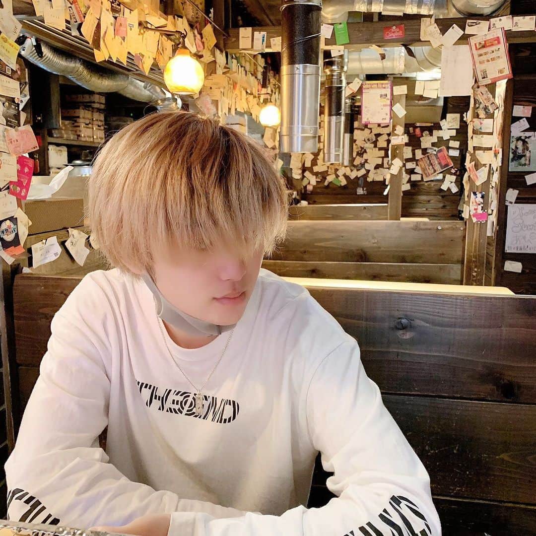 守屋さんのインスタグラム写真 - (守屋Instagram)「髪の毛伸びすぎてうざいので自分で切りました。 うまくいきました。」4月19日 23時21分 - _s.moriya